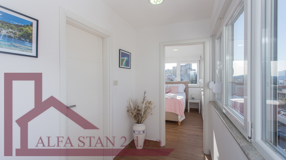 Dugoro&ccaron;an najam  trosobnog stana  Split&comma; Su&cacute;idar&comma; dostupan od 01&period;09&period;2026&period;