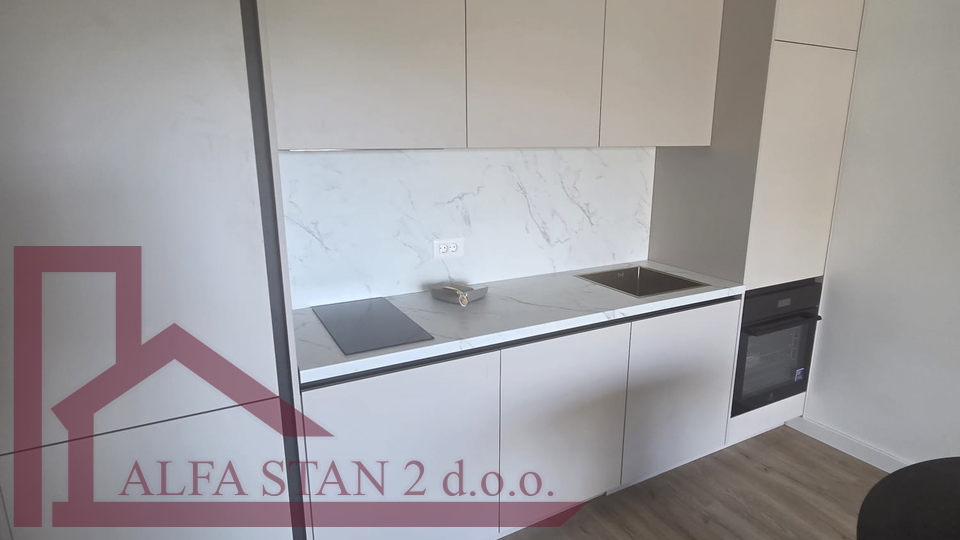 MAKARSKA&comma; NOVI JEDNOSOBNI STAN NA DUGORO&Ccaron;NI NAJAM&excl;&excl;PRVO USELJENJE