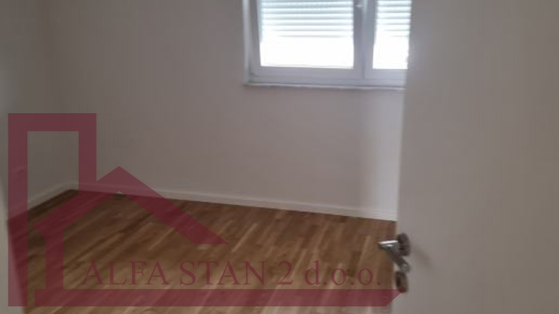 Luxuriöses Penthouse mit Meerblick in einem Gebäude mit Schwimmbad