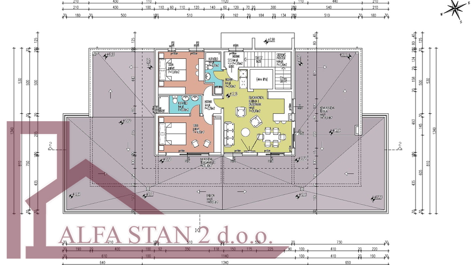 Stobreč, attico 130 m2, due posti auto in garage, prezzo 615.000€