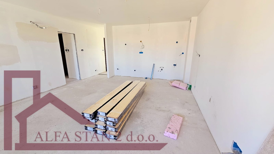 Podstrana, Strožanac, prekrasan trosoban stan u blizini mora