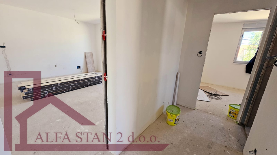 Podstrana, Strožanac, prekrasan trosoban stan u blizini mora