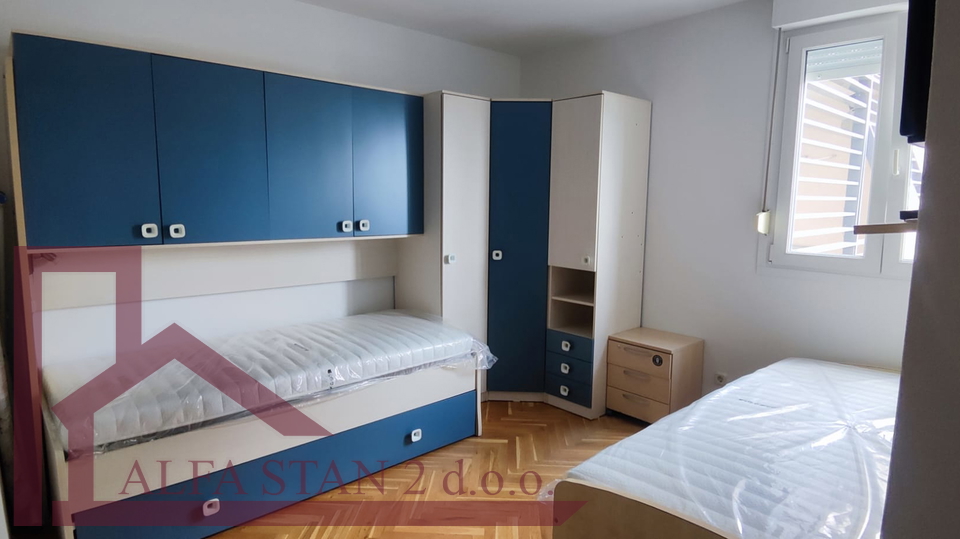 Dugoro&ccaron;an najam stan Split&comma; Brodarica