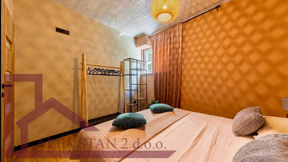 Najam dvosobnog stana, Podstrana Grljevac