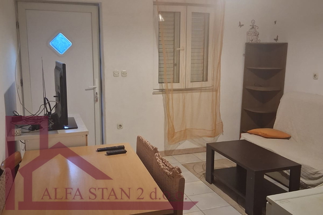 Apartment, 30 m2, For Rent, Dračevica