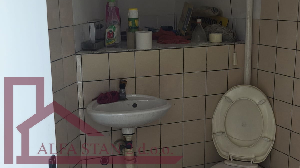 Dugoročan najam  poslovnog prostora Split, Dračevac