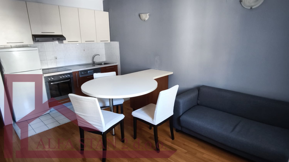 Appartamento&comma; 36 m2&comma; Affitto&comma; Split - Trstenik