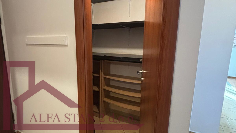 Dugoro&ccaron;an najam stana u Ka&scaron;tel Luk&scaron;i&cacute;u