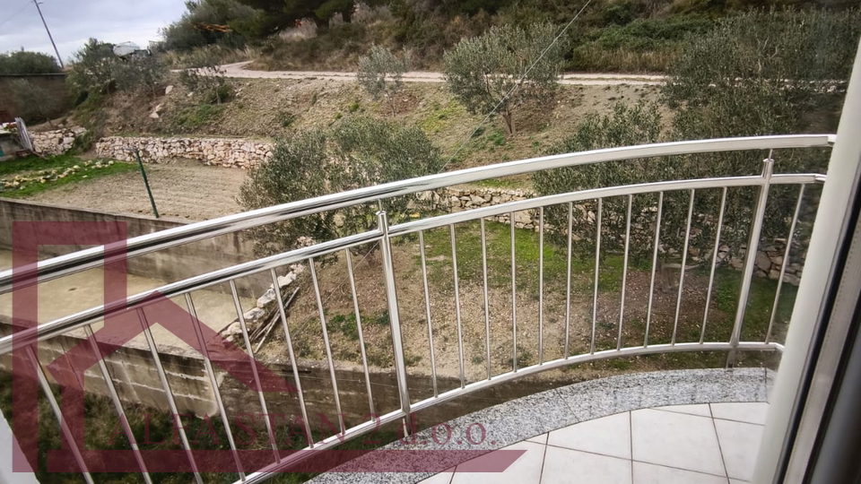 Dugoro&ccaron;an najma  dvosobnog stan  Mravince