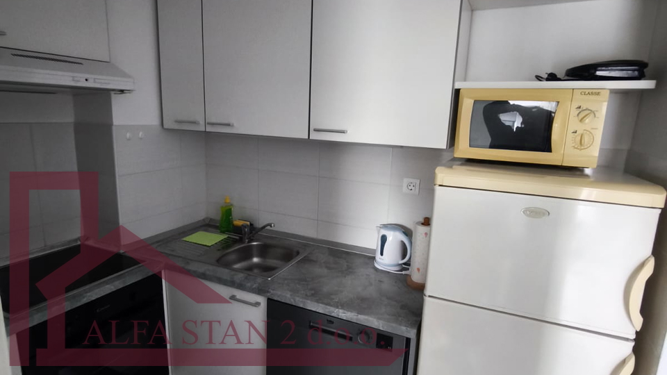 Dugoro&ccaron;an najam stan U Splitu&comma; Visoka