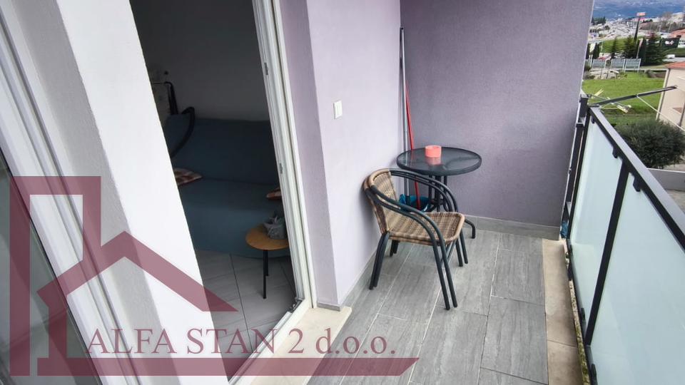 Dugoro&ccaron;an najam stan U Splitu&comma; Visoka