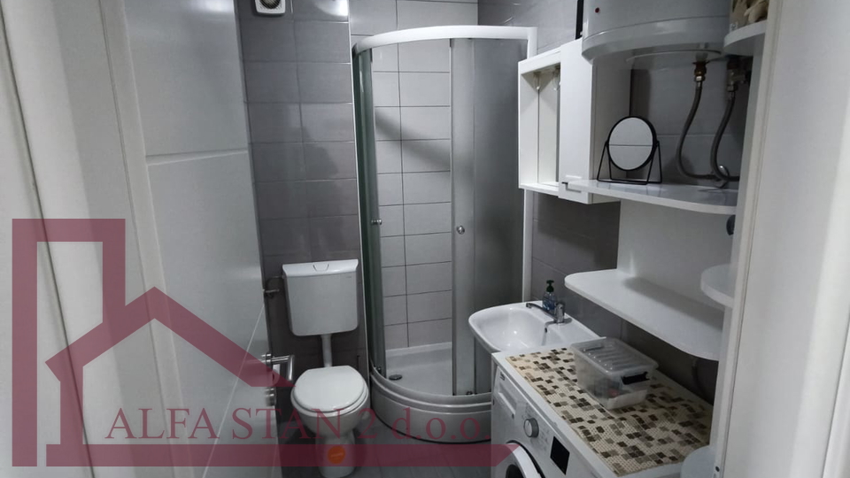 Dugoro&ccaron;an najam stan U Splitu&comma; Visoka