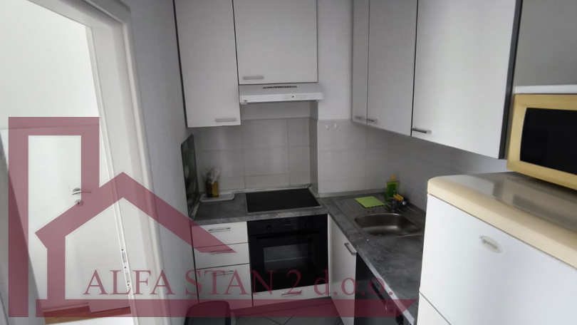 DUGORO&Ccaron;NI NAJAM &ndash; JEDNOSOBAN STAN&comma; SPLIT&comma; VISOKA