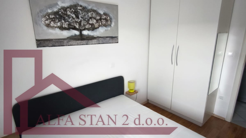 DUGORO&Ccaron;NI NAJAM &ndash; JEDNOSOBAN STAN&comma; SPLIT&comma; VISOKA