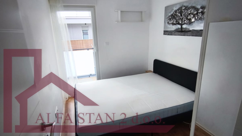 DUGORO&Ccaron;NI NAJAM &ndash; JEDNOSOBAN STAN&comma; SPLIT&comma; VISOKA