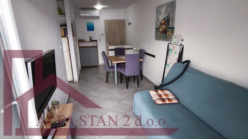 DUGORO&Ccaron;NI NAJAM &ndash; JEDNOSOBAN STAN&comma; SPLIT&comma; VISOKA