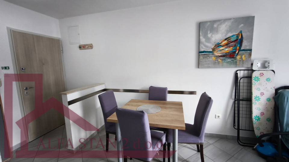 DUGORO&Ccaron;NI NAJAM &ndash; JEDNOSOBAN STAN&comma; SPLIT&comma; VISOKA