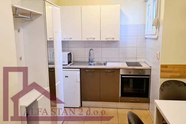 Dugoročan najam stana  Split, Pujanke