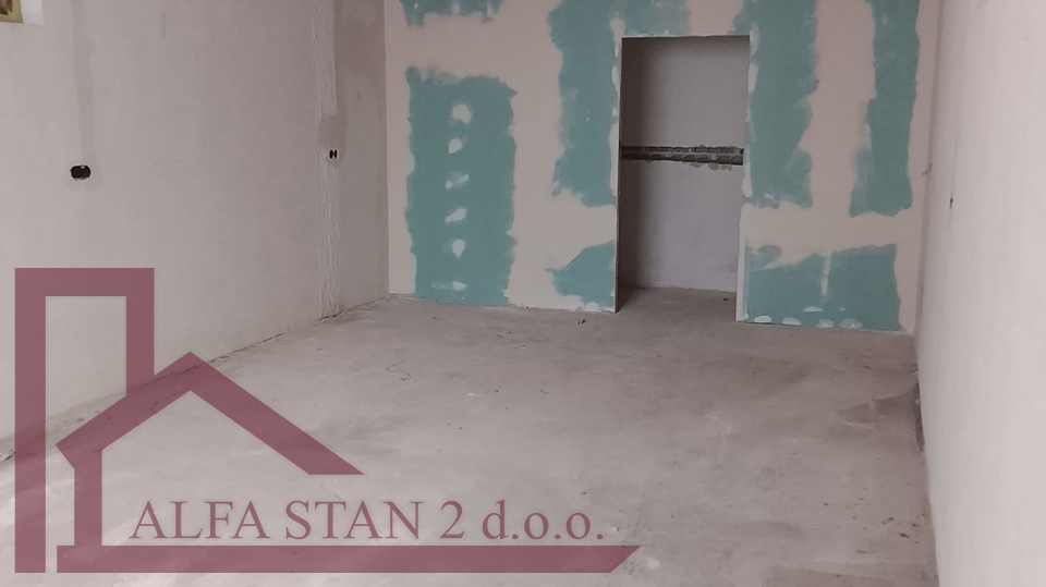 Trogir&comma; Plano&comma; Poslovni prostor za skladi&scaron;te