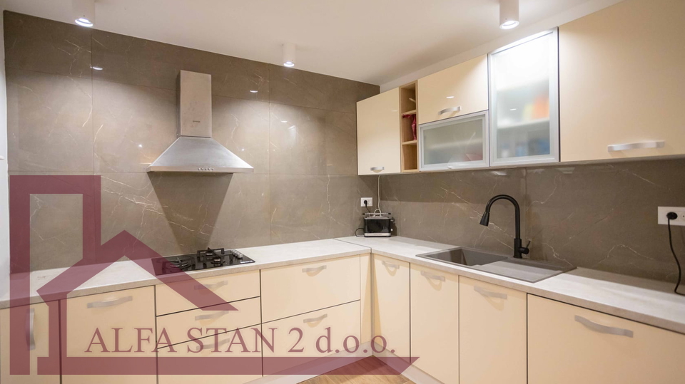 Dugoro&ccaron;an najam stana u &Zcaron;rnovnici