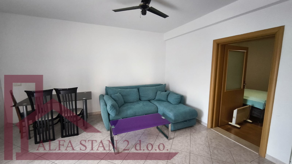 Dugoro&ccaron;an najam garsonjere  Solin&comma; Mravince