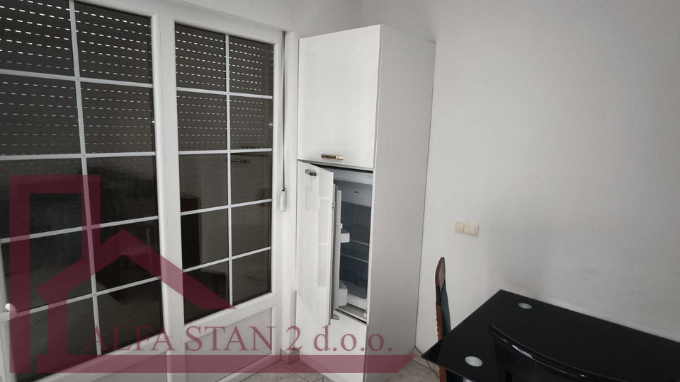 Dugoro&ccaron;an najam garsonjere  Solin&comma; Mravince