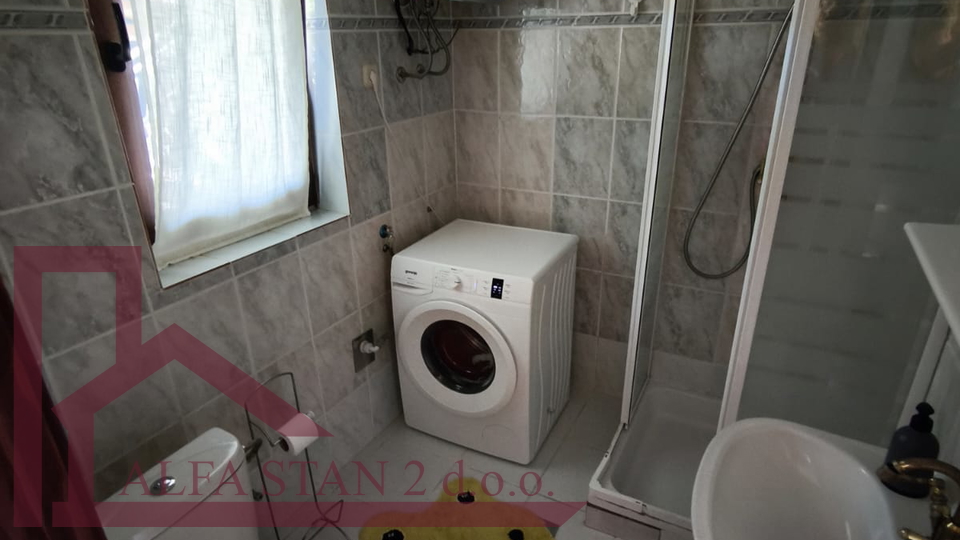 Dugoro&ccaron;an najam &ccaron;etverosobnog stana u &Zcaron;rnovnici za radnike