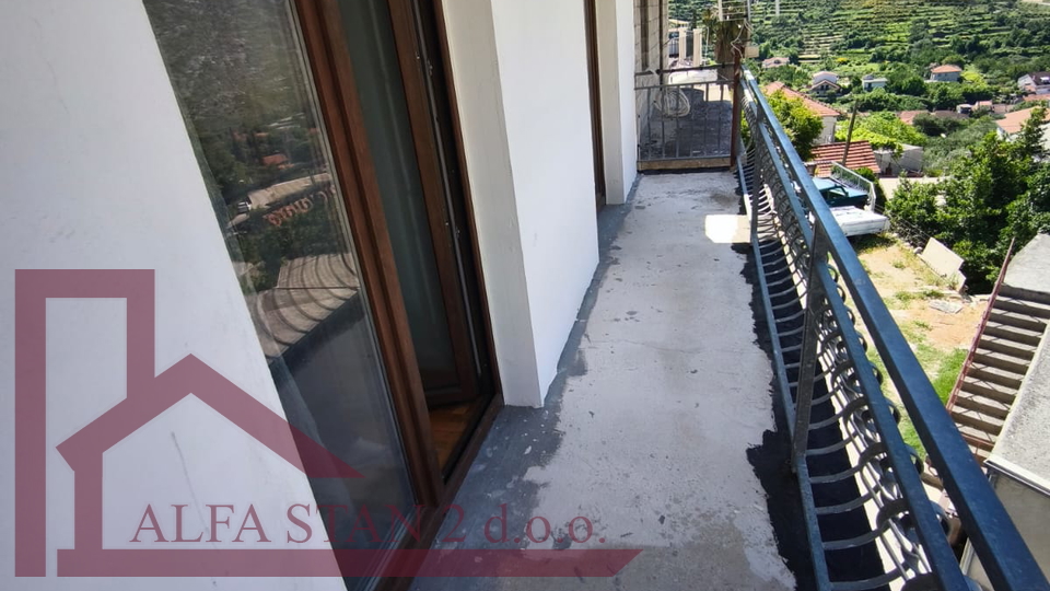 Dugoro&ccaron;an najam &ccaron;etverosobnog stana u &Zcaron;rnovnici za radnike