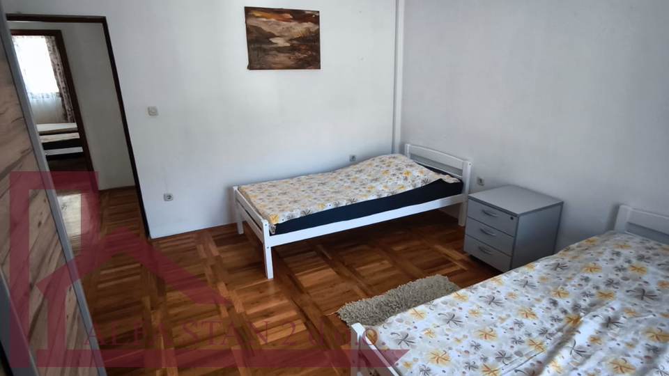 Dugoro&ccaron;an najam &ccaron;etverosobnog stana u &Zcaron;rnovnici za radnike