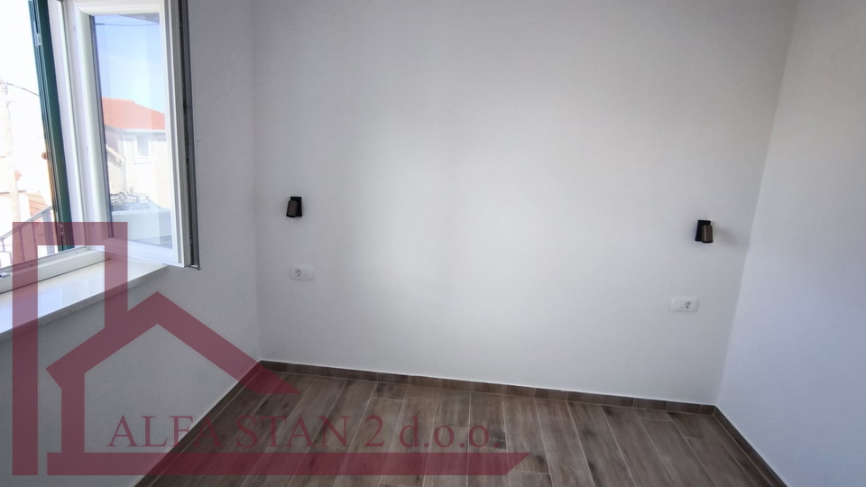 Dugoro&ccaron;an najam poslovno - stambenog stana u Solinu&comma; Mravince