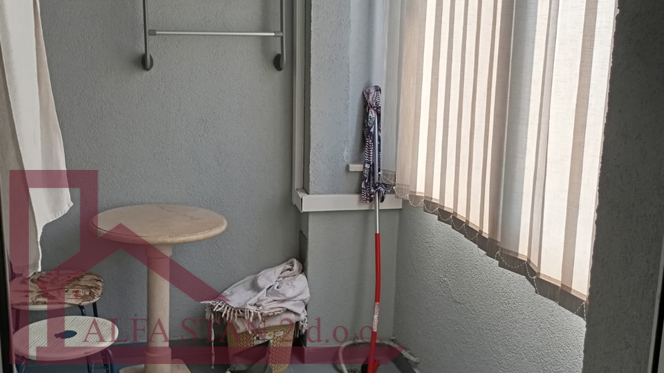 SPLIT&comma; VISOKA&comma; JEDNOSOBNI STAN ZA DUGORO&Ccaron;NI NAJAM