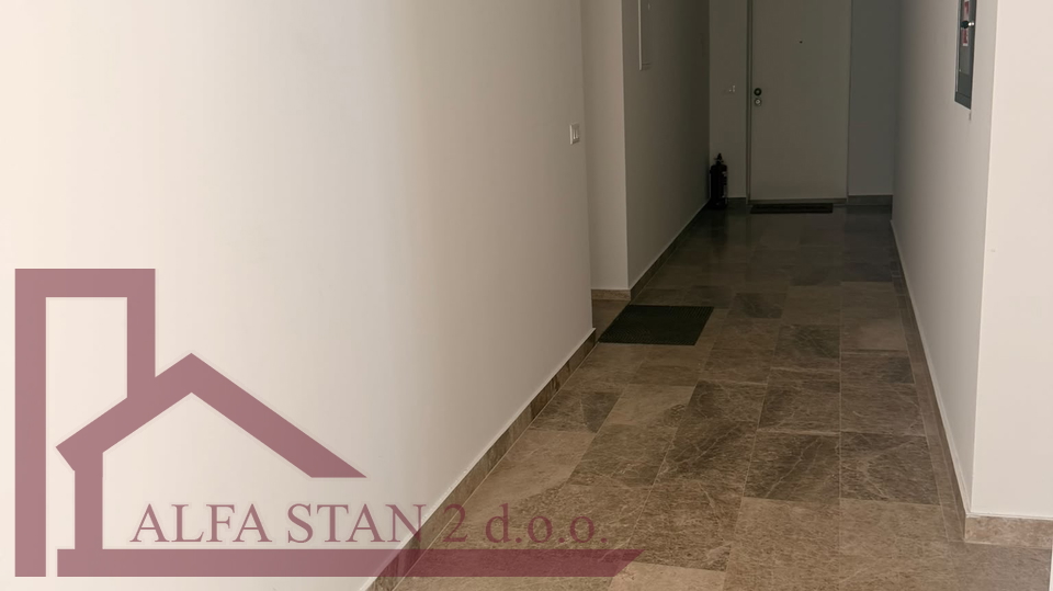 Stan 1S&plus;DB za dugoro&ccaron;ni najam&comma; Makarska&comma; 51 m&sup2;&comma; terasa 20 m&sup2;&comma; parking&comma; 700 &euro;