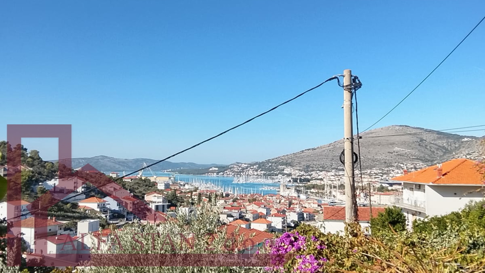 Trogir&comma; jednosoban stan za dugoro&ccaron;ni najam