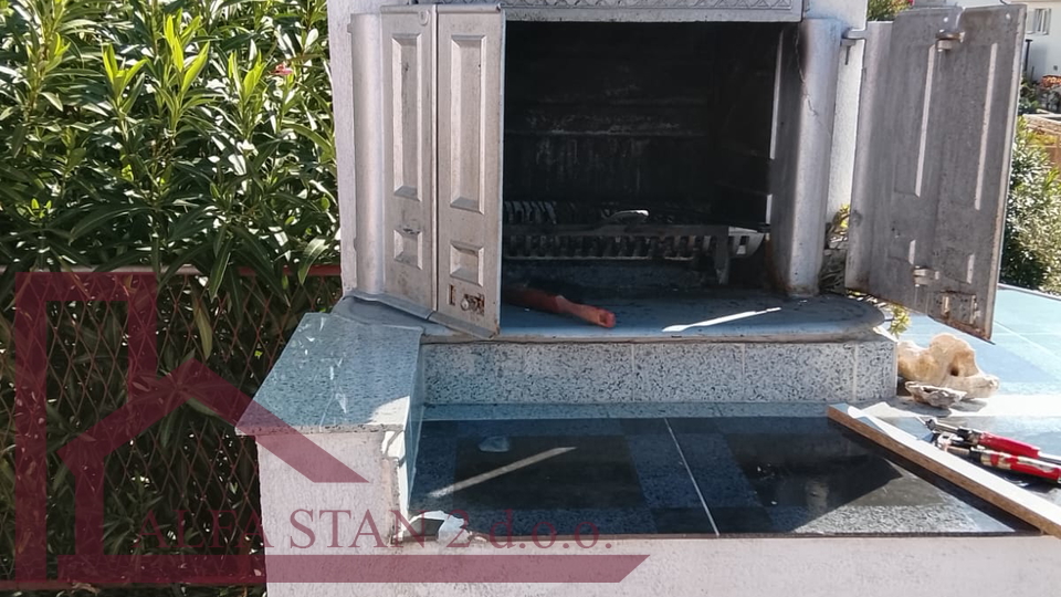 Trogir&comma; jednosoban stan za dugoro&ccaron;ni najam