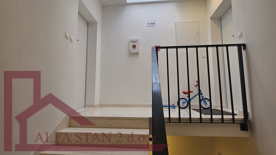 Podstrana, Strožanac, sonnige Zweizimmerwohnung, sofort bezugsfertig