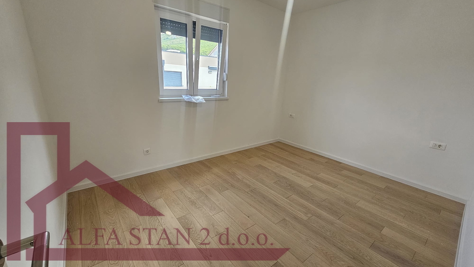 Podstrana, Strožanac, sonnige Zweizimmerwohnung, sofort bezugsfertig