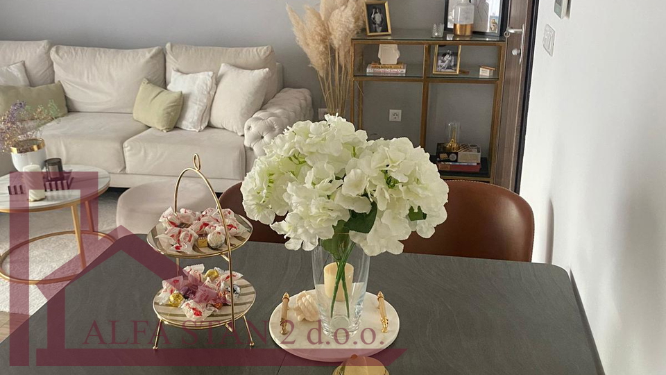 Furnished two-room apartment Podstrana, Strožanac