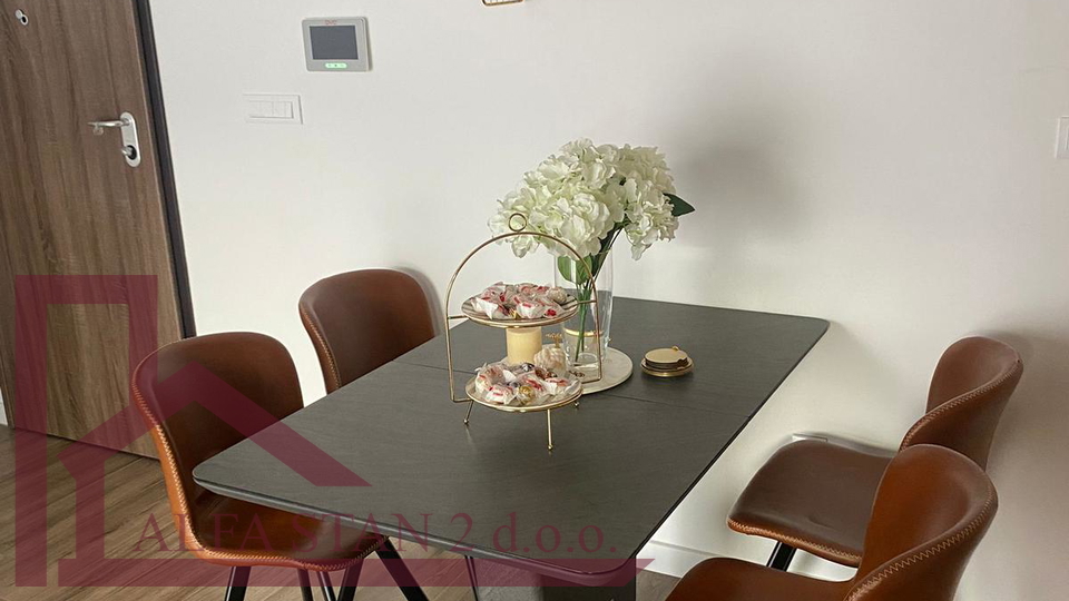 Furnished two-room apartment Podstrana, Strožanac