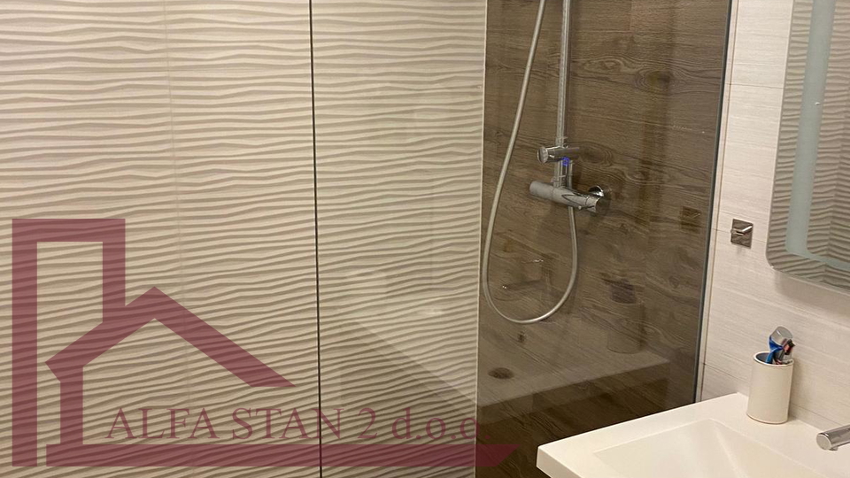 Furnished two-room apartment Podstrana, Strožanac