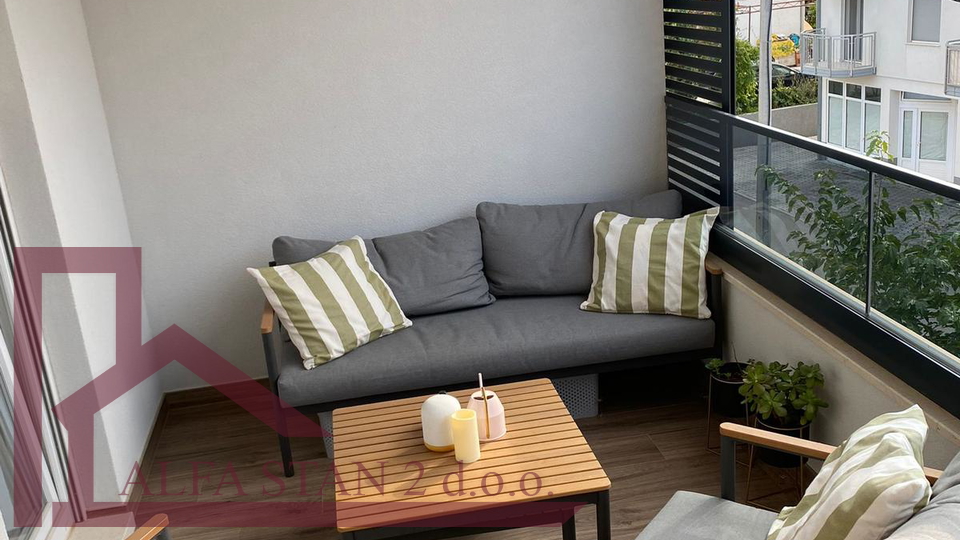 Furnished two-room apartment Podstrana, Strožanac