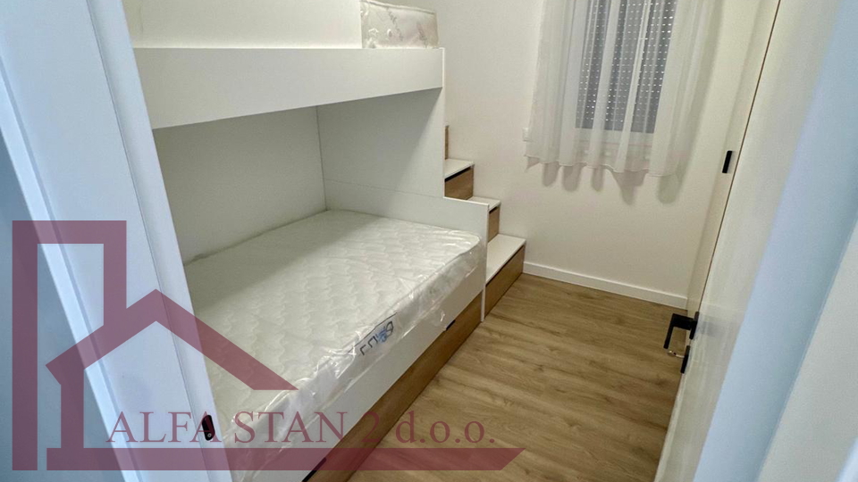MAKARSKA, ERSTBEZUG, Zweizimmerwohnung zur Langzeitmiete 900€