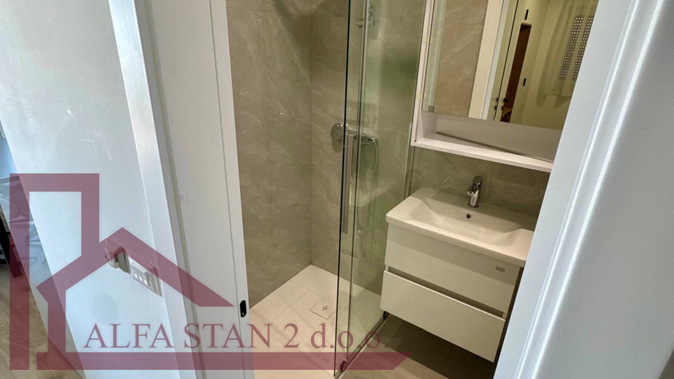 MAKARSKA, ERSTBEZUG, Zweizimmerwohnung zur Langzeitmiete 900€