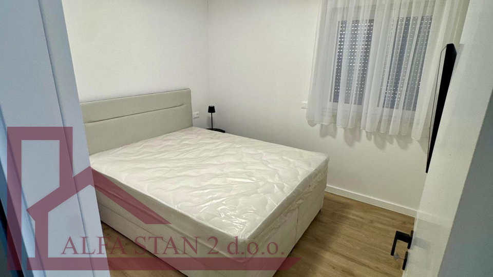 MAKARSKA, ERSTBEZUG, Zweizimmerwohnung zur Langzeitmiete 900€