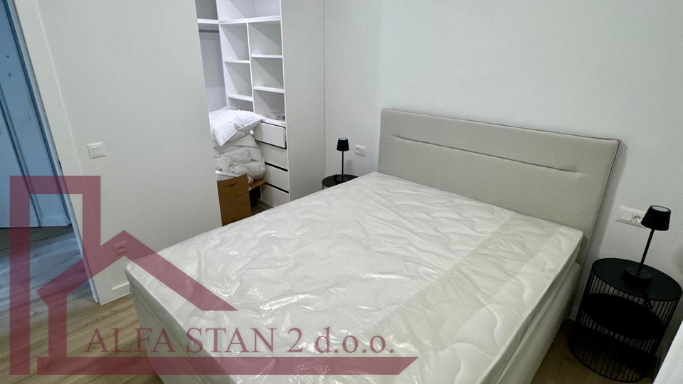 MAKARSKA, ERSTBEZUG, Zweizimmerwohnung zur Langzeitmiete 900€