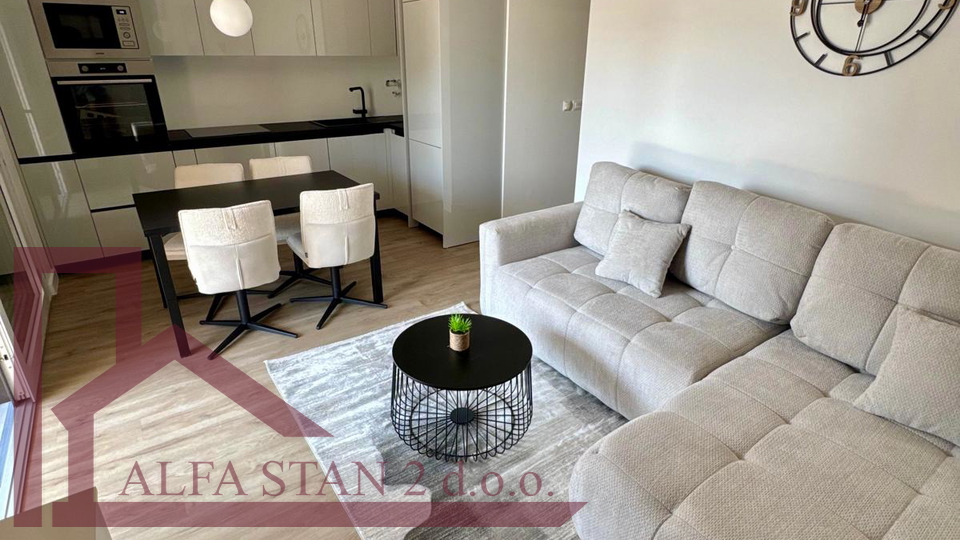 MAKARSKA, ERSTBEZUG, Zweizimmerwohnung zur Langzeitmiete 900€