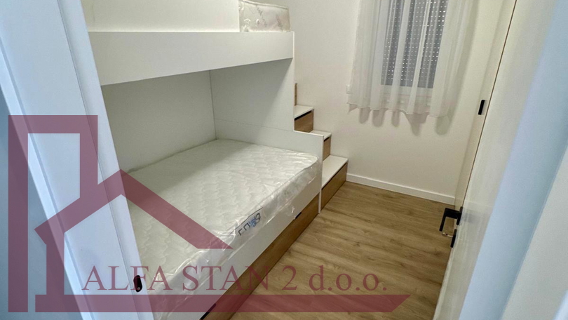 MAKARSKA&comma; PRVO USELJENJE&comma; dvosoban stan za dugoro&ccaron;ni najam 900&euro;