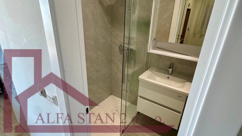 MAKARSKA&comma; PRVO USELJENJE&comma; dvosoban stan za dugoro&ccaron;ni najam 900&euro;