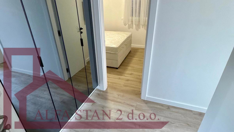 MAKARSKA&comma; PRVO USELJENJE&comma; dvosoban stan za dugoro&ccaron;ni najam 900&euro;