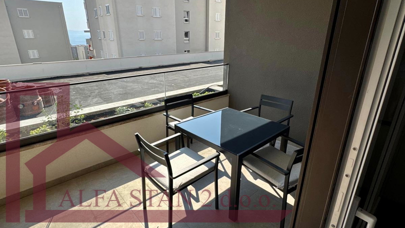 MAKARSKA&comma; PRVO USELJENJE&comma; dvosoban stan za dugoro&ccaron;ni najam 900&euro;