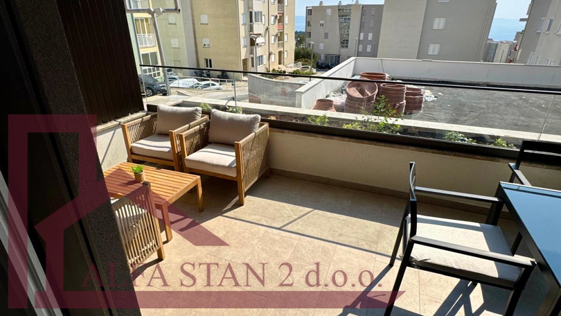 MAKARSKA&comma; PRVO USELJENJE&comma; dvosoban stan za dugoro&ccaron;ni najam 900&euro;